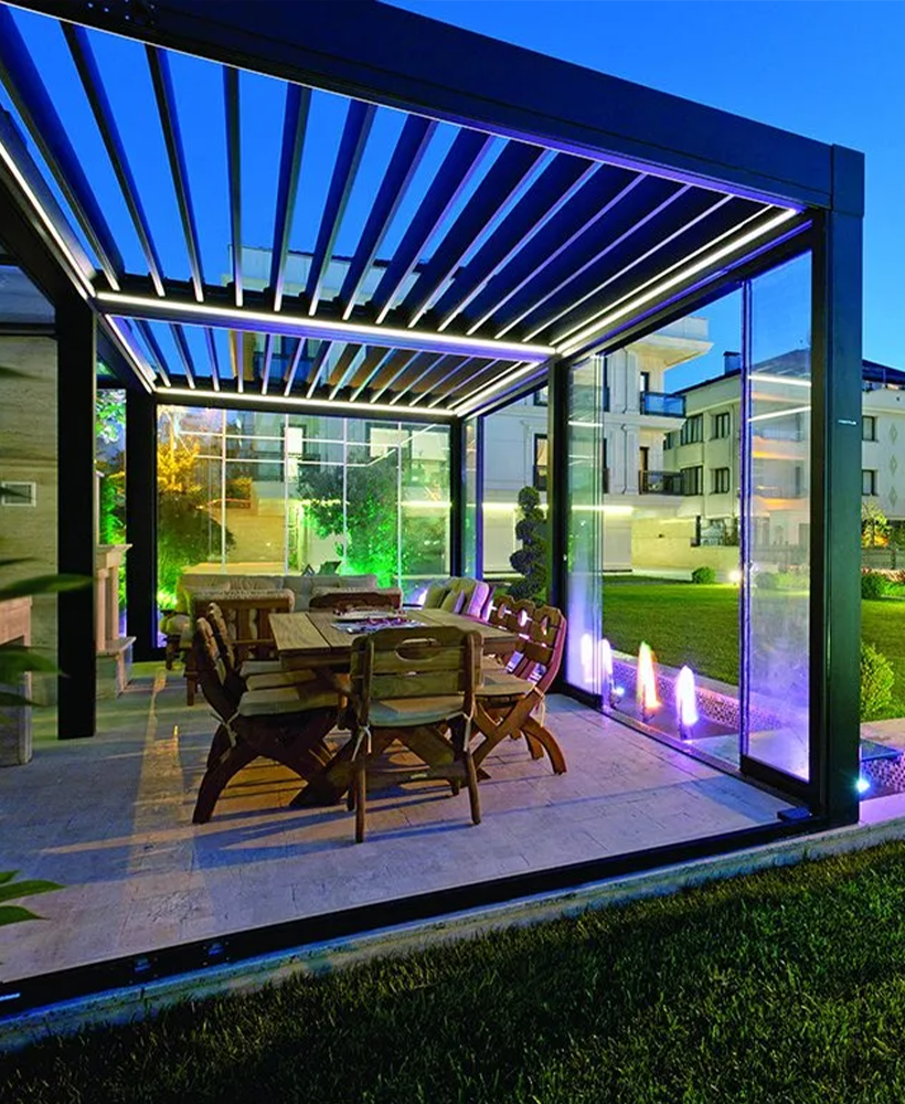 Closed bioclimatic pergola