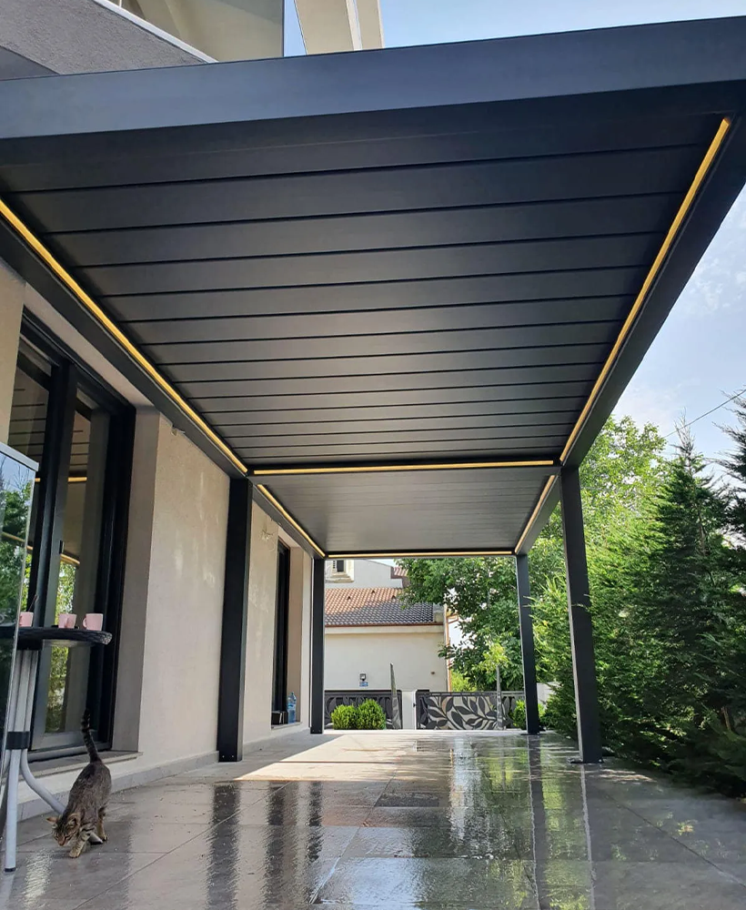 Bioclimatic pergola