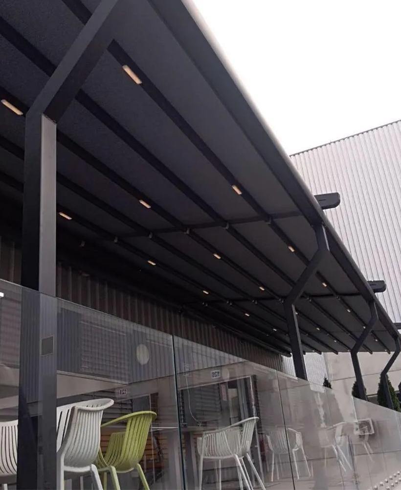 Pergola with membrane